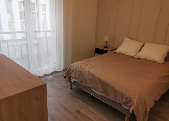Appartement Cosy A Clichy, Avec Parking ,Proche Paris!