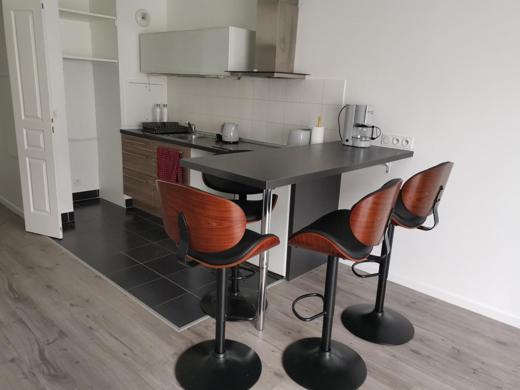 Cosy A Clichy, Avec Parking ,proche Paris! Apartment