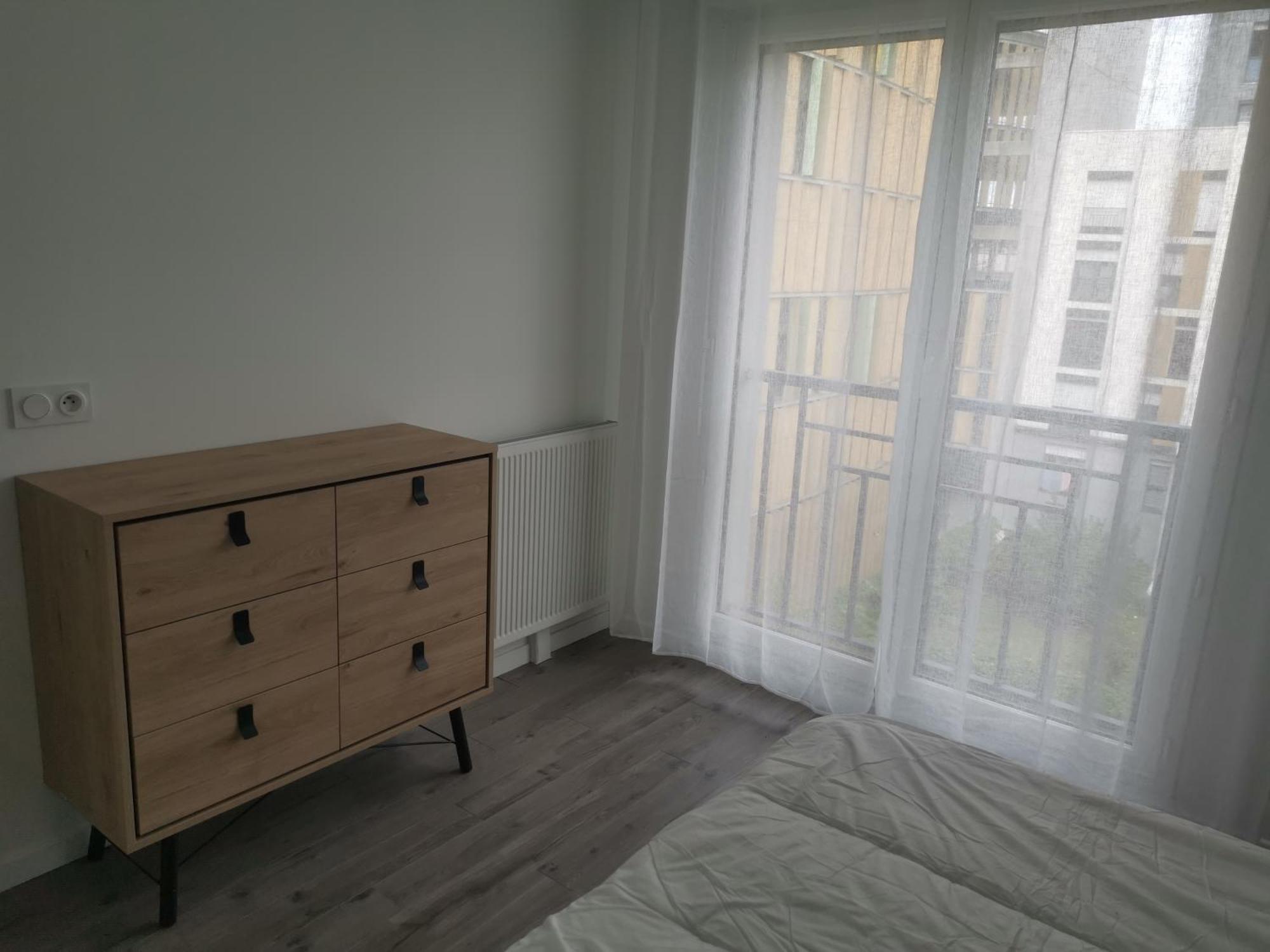 Apartment Cosy A Clichy, Avec Parking ,proche Paris! *